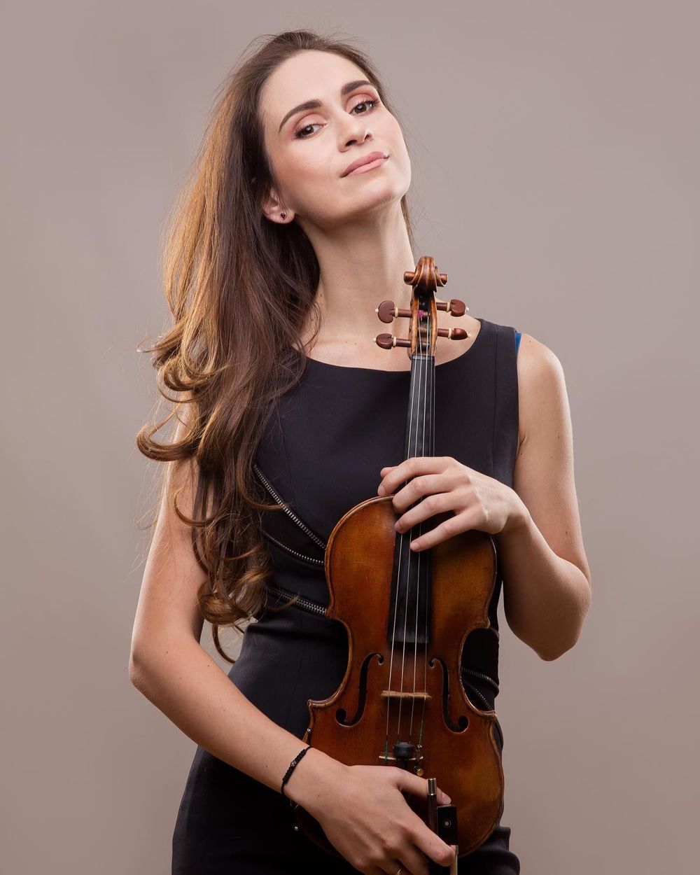 Anush Nikoghosyan - Armenian National Music (anmmedia.am) Anush Nikoghosyan - Armenian National Music (anmmedia.am)