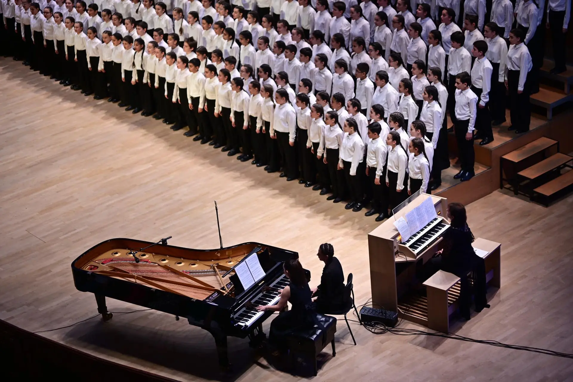 Komitas’s choral music performed by 250-child choir