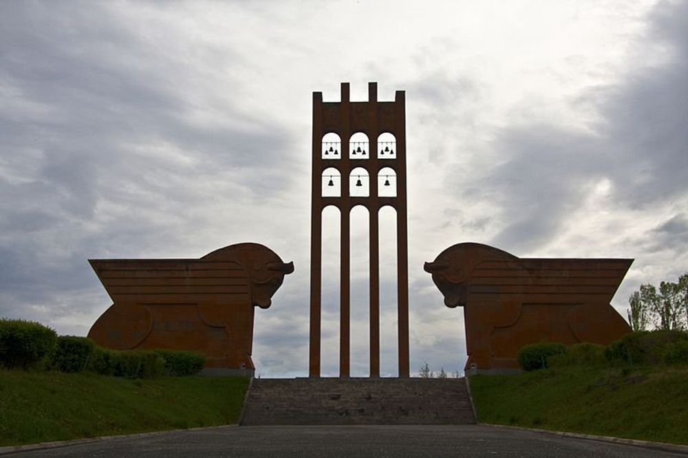 Երբ չի մնում ելք ու ճար, խենթերն են գտնում հնար․ «Սարդարապատ» երգի ծնունդը - Armenian National Music (anmmedia.am) Երբ չի մնում ելք ու ճար, խենթերն են գտնում հնար․ «Սարդարապատ» երգի ծնունդը - Armenian National Music (anmmedia.am)