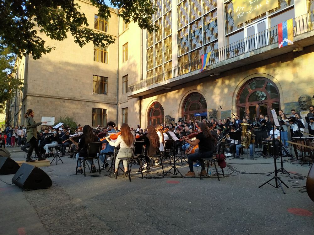 Song and fear are incompatible with each other - Armenian National Music (anmmedia.am) Song and fear are incompatible with each other - Armenian National Music (anmmedia.am)
