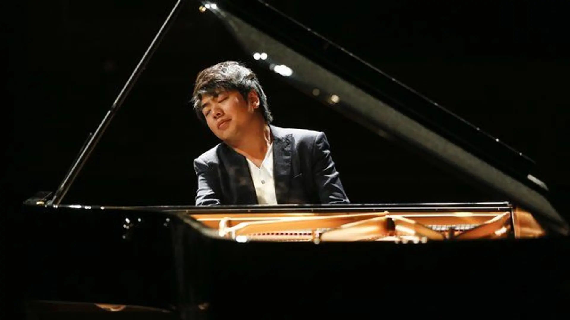 World-Renowned Pianist Lang Lang to Perform in Yerevan