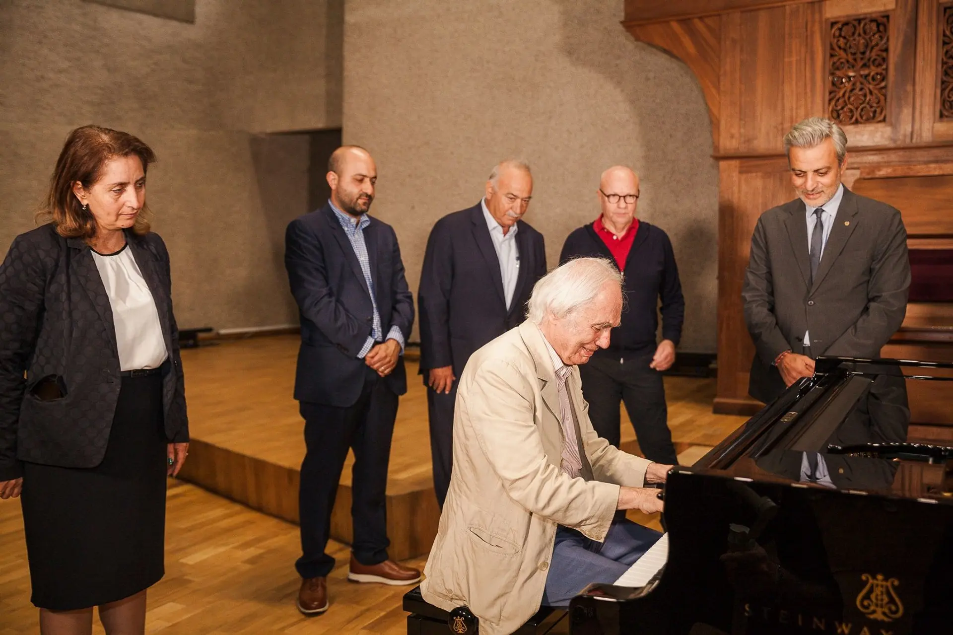 The Steinway & Sons grand piano is arrived to the Chamber Music House