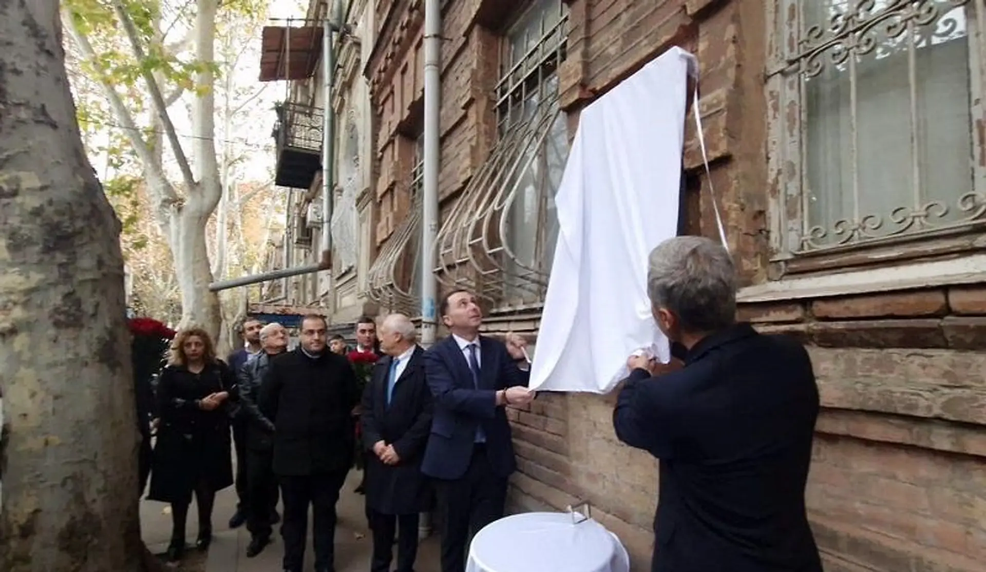 Memorial plaque dedicated to Aram Khachatryan opens in Tbilisi